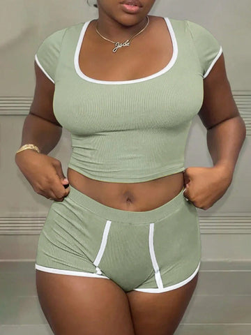 Plus Size Women's Color Block Trim Cropped T-Shirt And Tight Shorts Two-Piece Set