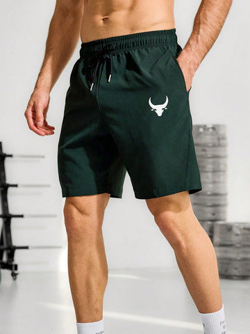 Men Fashionable Bull Head Print Drawstring Sports Shorts