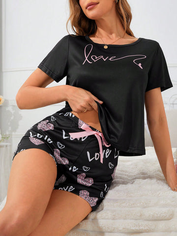 Plus Size Heart & English Letter Print Short Sleeve T-Shirt And Shorts Pajama Set For Women