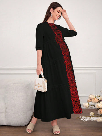 Loose Fit Maternity Dress With Printed Round Neckline And Seven-Quarter Sleeves