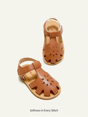 Fashionable And Cute Baby Summer Roman Flat Sandals With Laser Cutout Design, Versatile For Vacation Style
