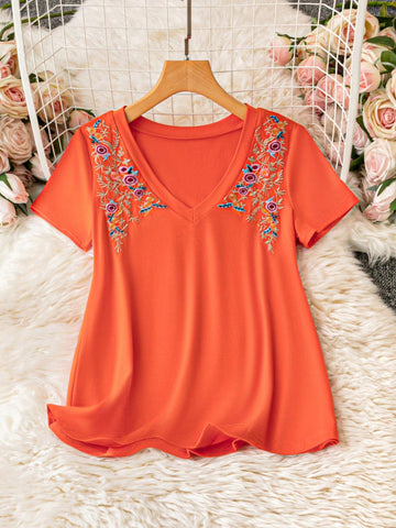 Women V-Neck Embroidered Floral Pattern Simple Daily T-Shirt