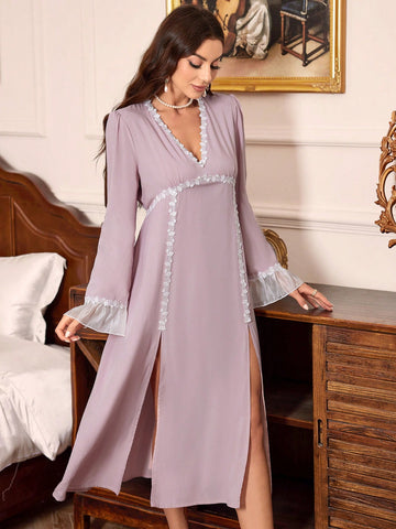 Contrast Color Lace V-Neckline Waist-Tie Long Sleeve Nightgown