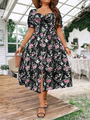 Plus Size Women Elegant Long Floral Print Dress With Sweetheart Neckline, Short Bubble Sleeves And Split Hem In Summer Vacation Style