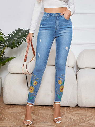 Floral Embroidery Ripped Frayed Hem Skinny Jeans