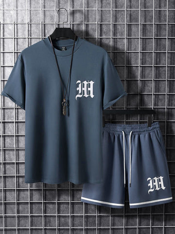 Men Letter Graphic Tee & Contrast Tape Drawstring Waist Shorts Without Necklace
