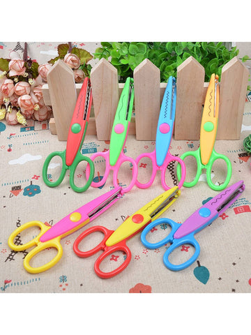 1 Blind Box Containing 2 Children's Safe Decorative Lace Scissors For Diy Photo Album, Select From 6 Different Patterns/shapes, 2pcs