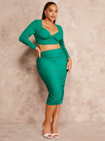 Plus Sweetheart Neck Crop Top & Ruched Pencil Skirt