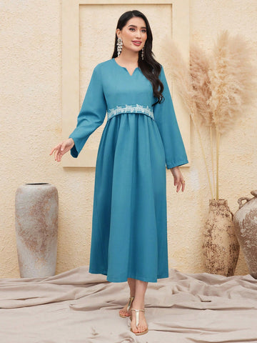 Arabic Style Long Sleeve Dress With Waist Decorative Sticker