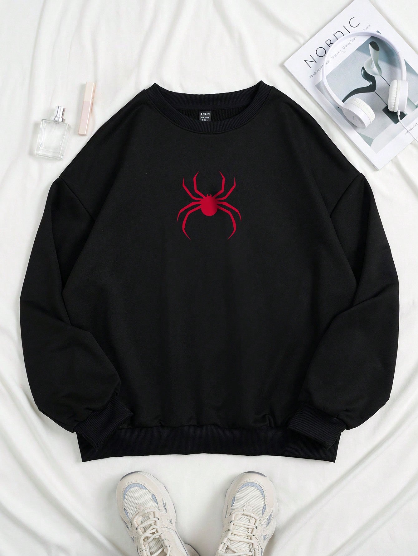 Women's Oversized Spider Print Round Neck Sweatshirt With Dropped Shoulder In Plus Size