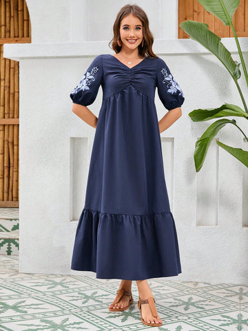 Women's Floral Embroidery Pleated Dress With Unique Design