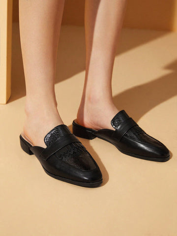 Women'S Black Low-Heel Pointed-Toe Slides