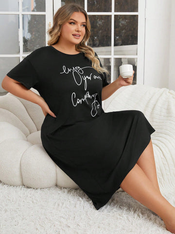 Plus Size Women's Casual Minimalist Artistic Letter Print Mid-Length Nightgown Dress