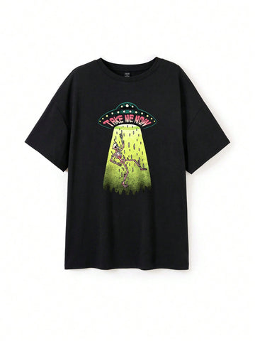 Plus Size Loose Fit Crewneck Short Sleeve T-Shirt With Skull And Spaceship Print