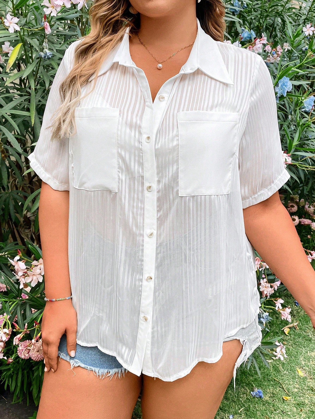 Plus Size Women's Solid Color Short Sleeve Shirt With Pocket