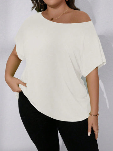 Plus Size Solid Color Round Neck Batwing Sleeve T-Shirt