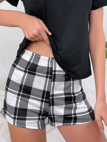 Women's Sleepwear Bottoms With Black And White Plaid Print