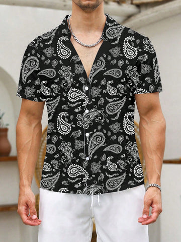 Men's Short Sleeve Shirt With Paisley Print