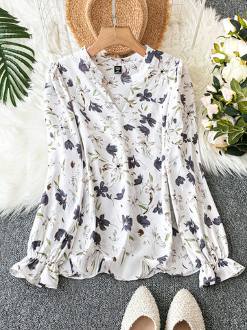 Plus Size Women's Notched Collar Floral Print Blouse With Ruffle Sleeves
