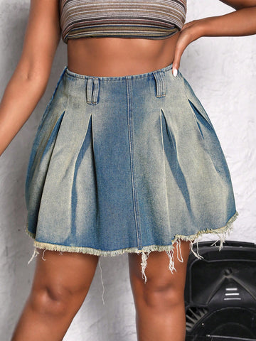 Plus Size Gradient Pleated Frayed Denim Skirt