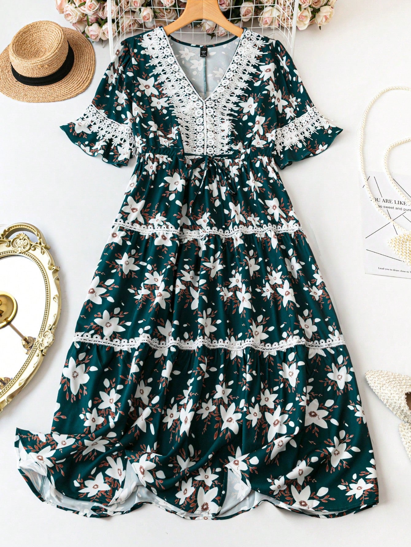 Plus Size V-Neck Printed Lace Stitching Dress