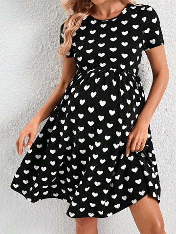 Young And Casual Maternity Tight-Fitting Short Dress With Heart-Shaped Print