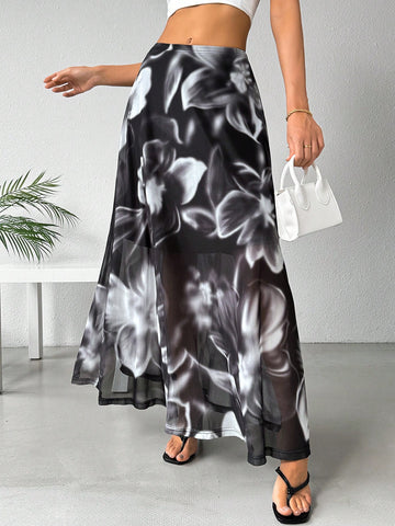Spring/Summer Casual Flowing Long Skirt With Black And White Floral Print And Ombre Effect