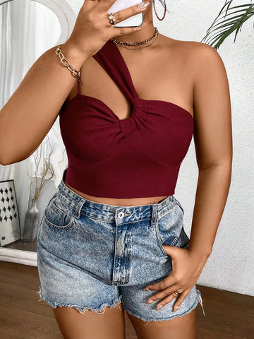 Plus Size Women Summer Solid Color One-Shoulder Sleeveless Short Knitted Top With Slim Fit
