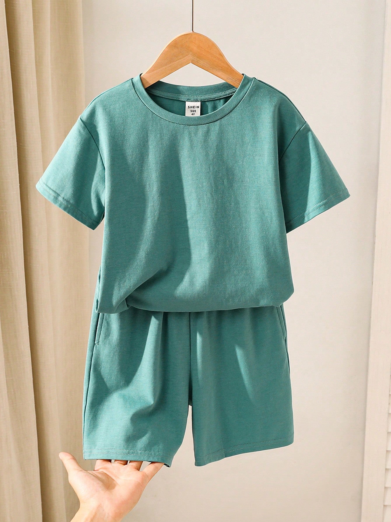 Young Boy Casual Knit Round Neck Short-Sleeve T-Shirt And Shorts Set