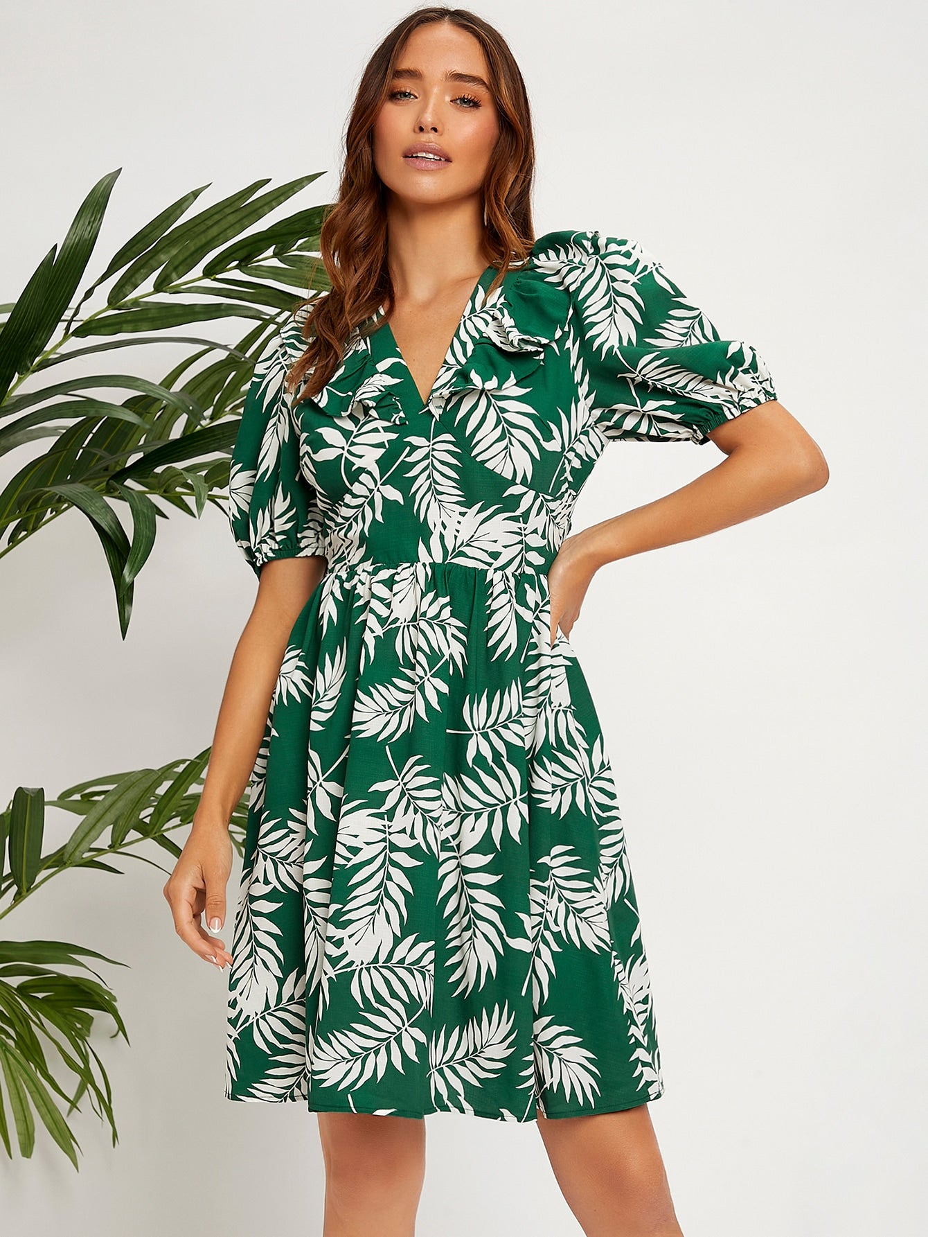 Allover Print Ruffle Detail Puff Sleeve Tie Backless Dress