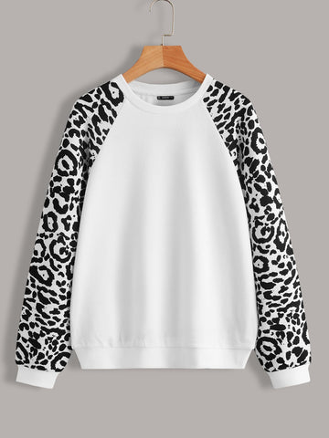 Plus Leopard Raglan Sleeve Sweatshirt