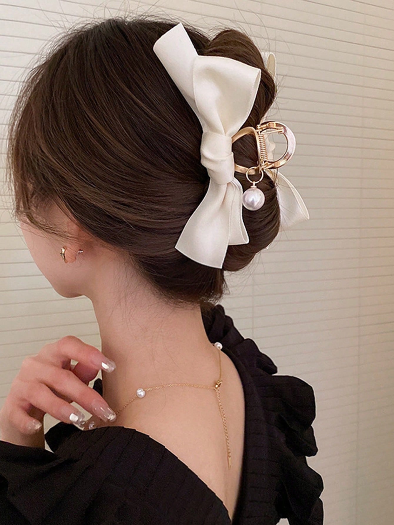 1pc Women Faux Pearl Detail Bow Decor Elegant Hair Claw