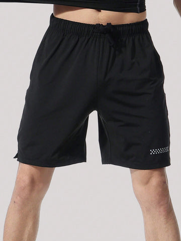 Men Checker Print Drawstring Waist Sports Shorts
