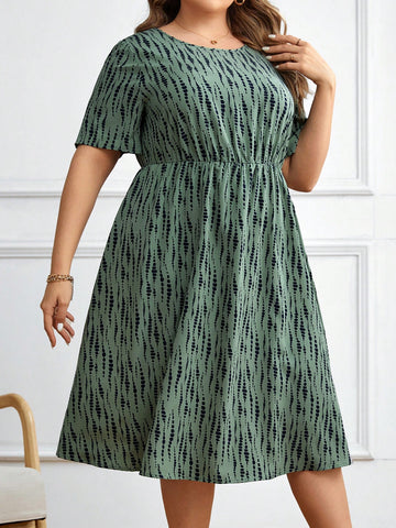 Plus Size Women'S Round Neck All Over Print Short Sleeve Elegant Green Dress For Spring