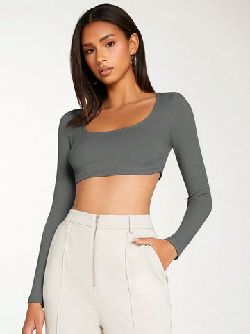 White Knit Women'S Slim Fit Crop Top With  Letter & Heart Pattern, Going Out Top