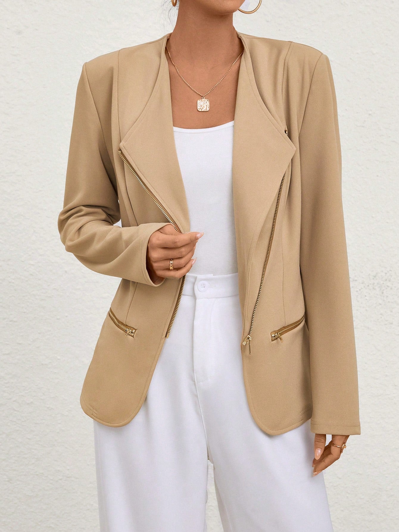 Women's Regular Fit Jacket With Large Lapel Collar And Zipper
