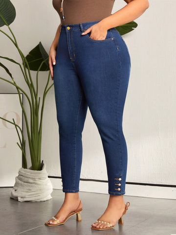 Women's Plus Size Slim Fit Jeans With Diagonal Pockets And Button Closure