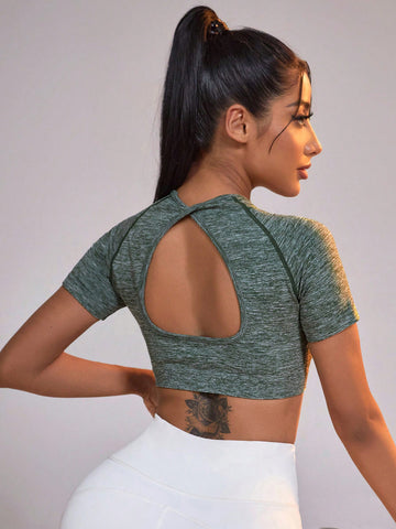 Crop Top Athletic T-Shirt With Open Back Design