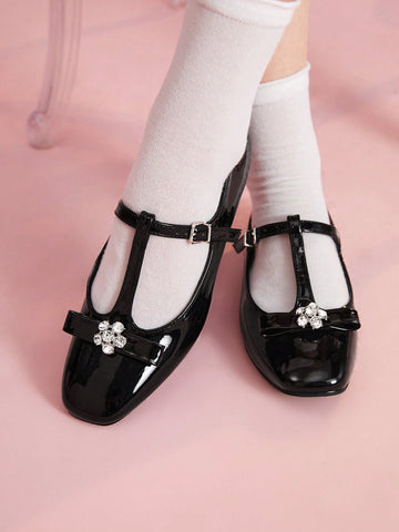 Women's Fashionable Black Flat Shoes
