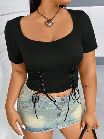 Plus Size Women's Cropped T-Shirt With Tie Design