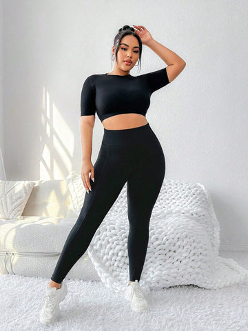 Plus Size Women's Cropped T-Shirt And Leggings Sports Set